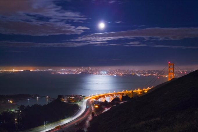 Google Researcher Shows Dramatic Edges of Nighttime Mobile Photography Nighttime Mobile Photography