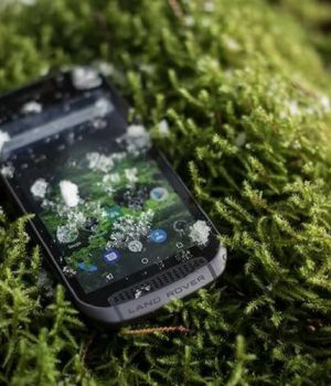 Land Rover Rumored to Launch a Modular Smartphone at MWC 2018 land rover explore smartphone